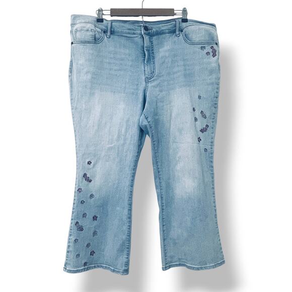 Jessica Simpson Jeans Size 20W Ankle Flare Light Wash Embroidered Boho Denim - Picture 1 of 9
